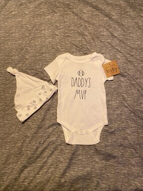 RAE DUNN Baby Onesie & Hat Set Sz 3-6 Months “Daddy’s MVP” Baseball Design NWT
